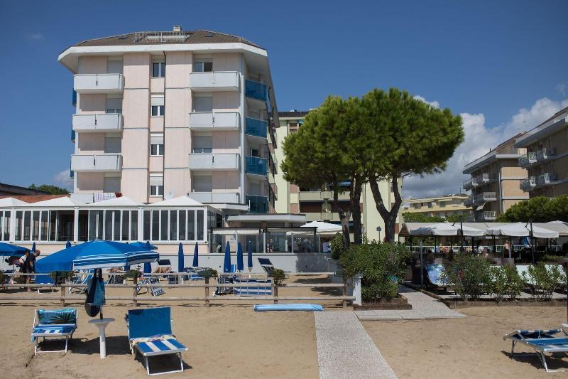 Hotel La Bussola Лидо-ди-Езоло Экстерьер фото